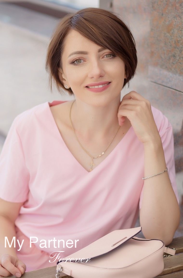 Online Dating with Charming Ukrainian Girl Agniya from Poltava, Ukraine