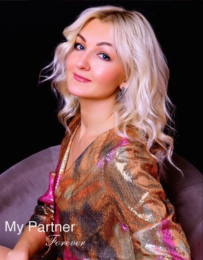Online Dating with Charming Ukrainian Woman Tatiyana from Kiev, Ukraine