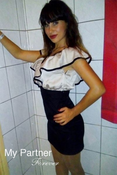 Online Dating with Gorgeous Ukrainian Girl Anna from Sumy, Ukraine