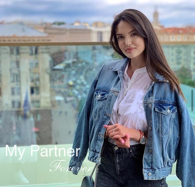 Online Dating with Pretty Ukrainian Girl Bozhena from Kiev, Ukraine