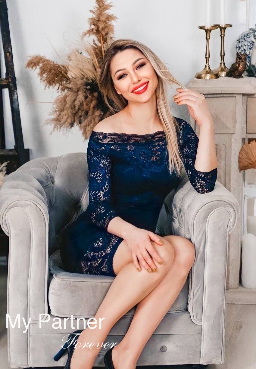 Online Dating with Single Ukrainian Girl Viktoriya from Odessa, Ukraine