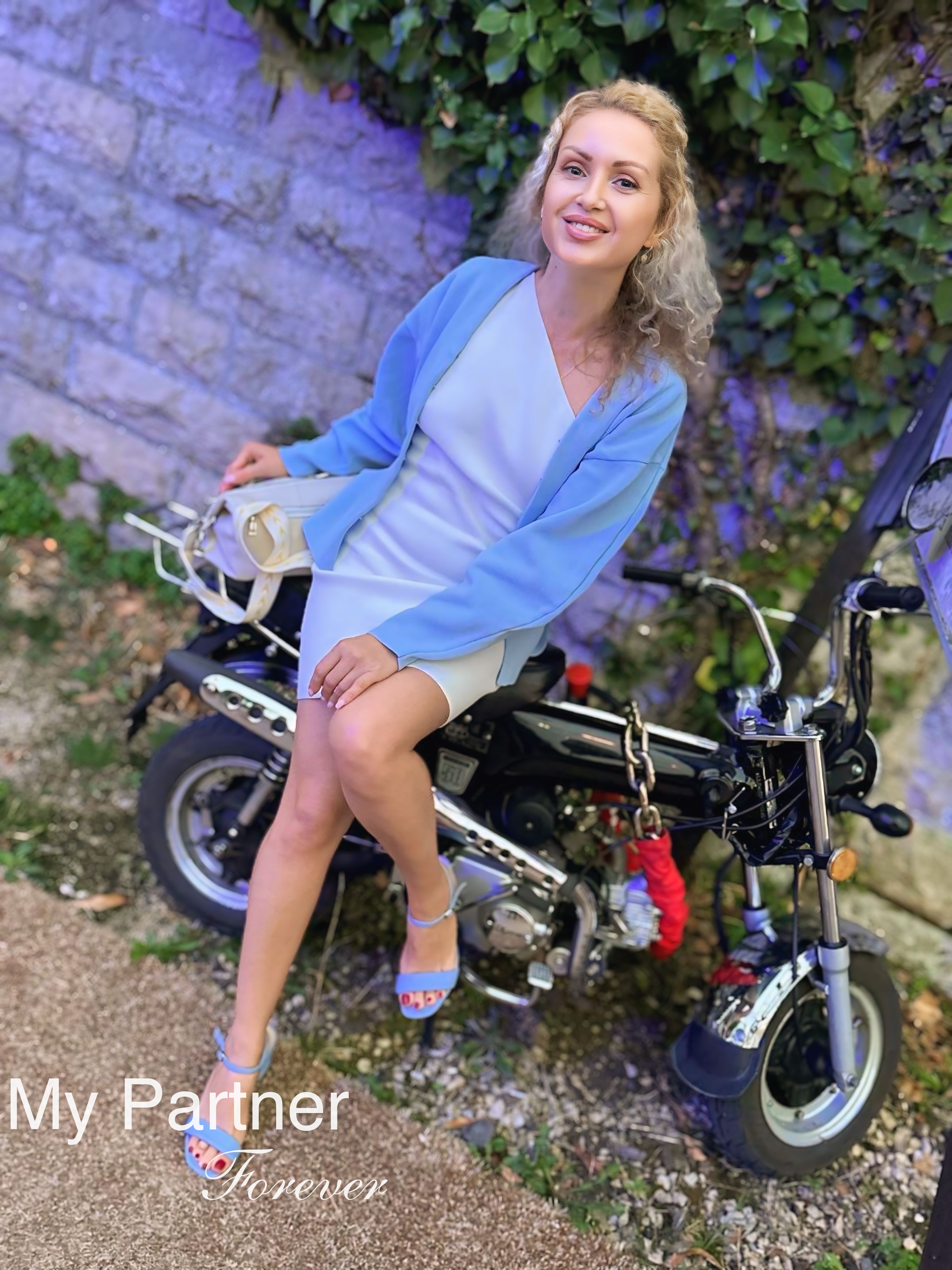 Single Girl from Ukraine - Larisa from Kharkov, Ukraine