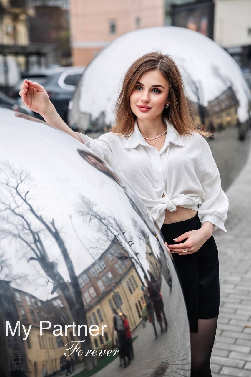 Stunning Ukrainian Bride Darina from Kiev, Ukraine