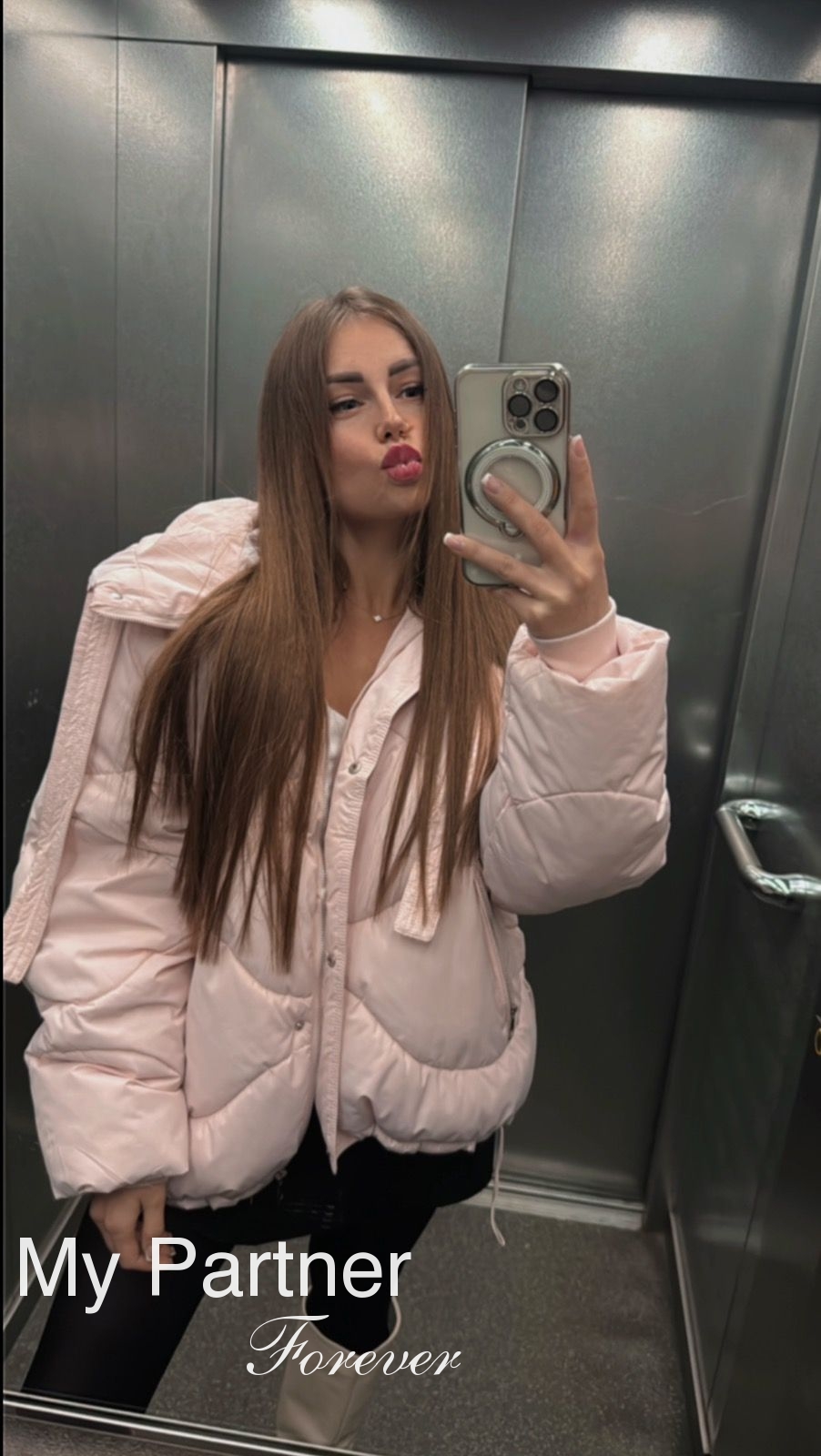 Ukrainian Girls Matchmaking - Meet Alina from Ivano-Frankovsk, Ukraine