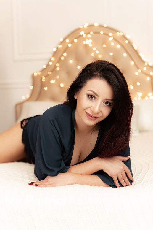 Ukrainian Woman Looking for Marriage - Anna from Poltava, Ukraine