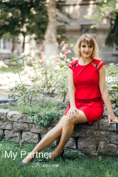 Ukrainian Woman Looking for Marriage - Polina from Zaporozhye, Ukraine