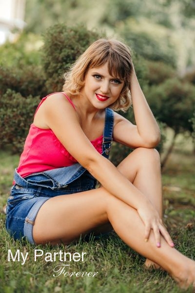 Ukrainian Women Dating - Meet Polina from Zaporozhye, Ukraine