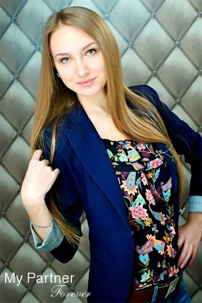 Online Dating with Beautiful Ukrainian Woman Anna from Sumy, Ukraine